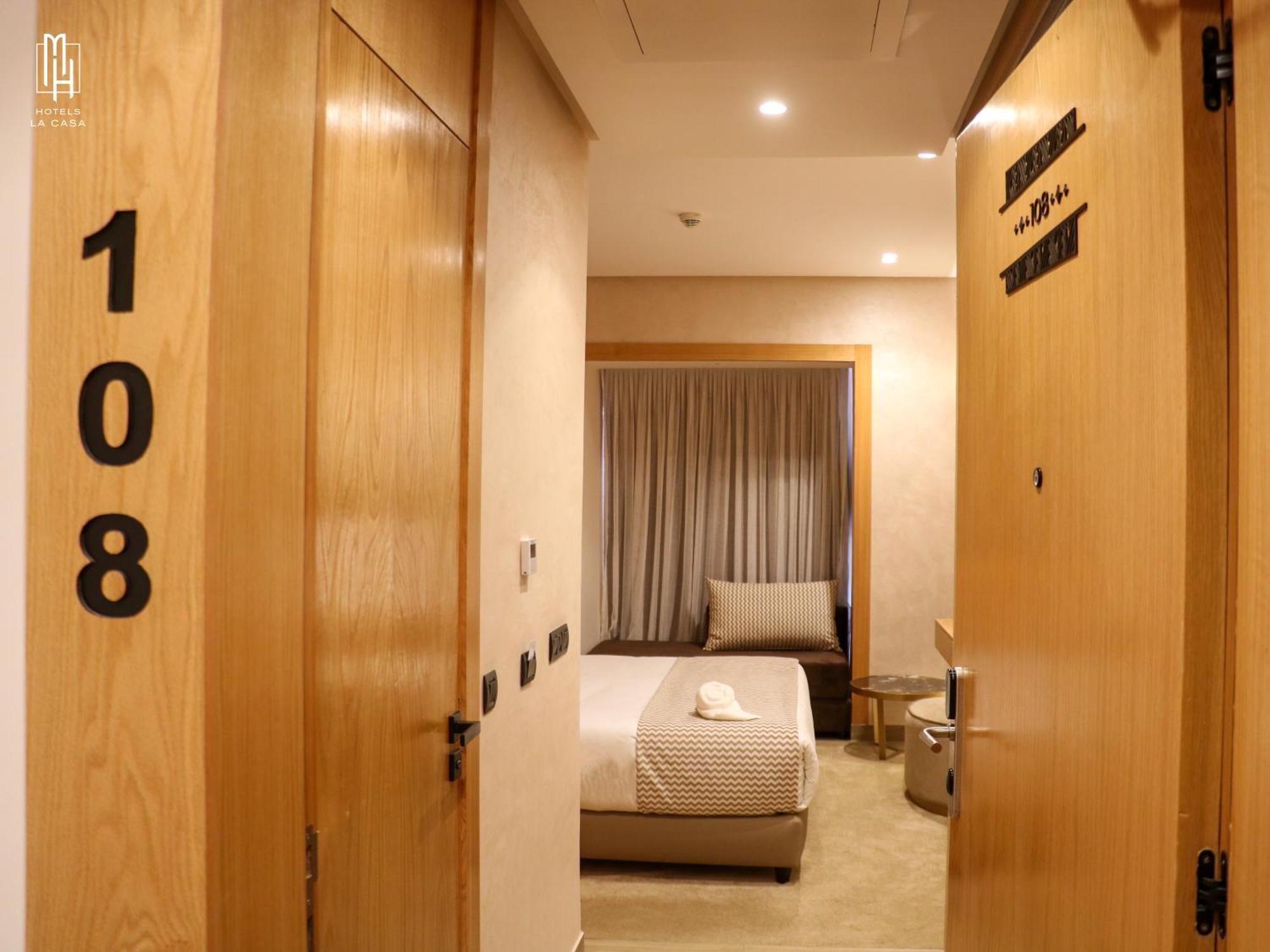 Mh Hotel La Casa Лаюне Екстериор снимка